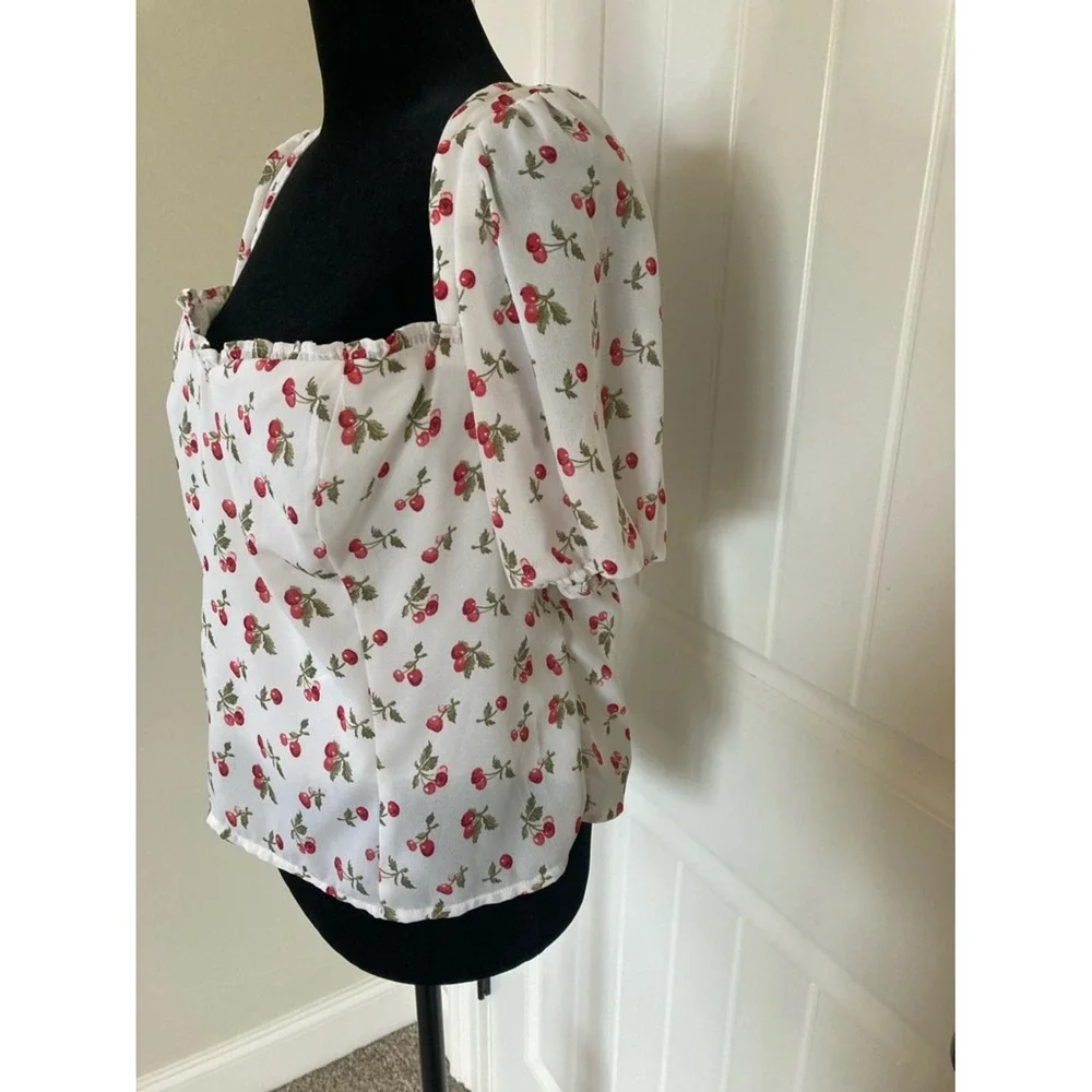 Abercrombie & Fitch White Cherry Print Puff Sleeve Crop‎ Top Size Large Feminine